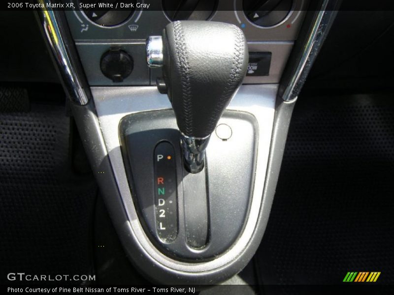 Super White / Dark Gray 2006 Toyota Matrix XR