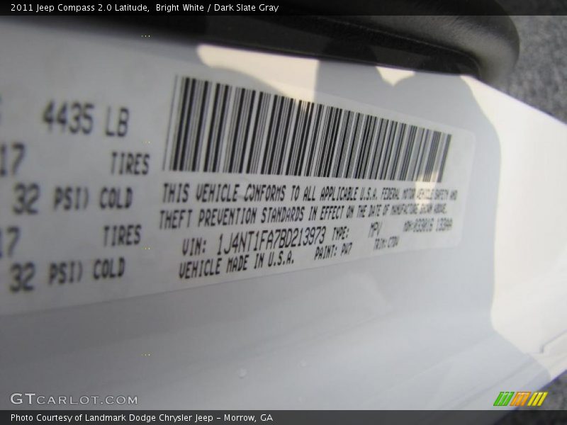Bright White / Dark Slate Gray 2011 Jeep Compass 2.0 Latitude