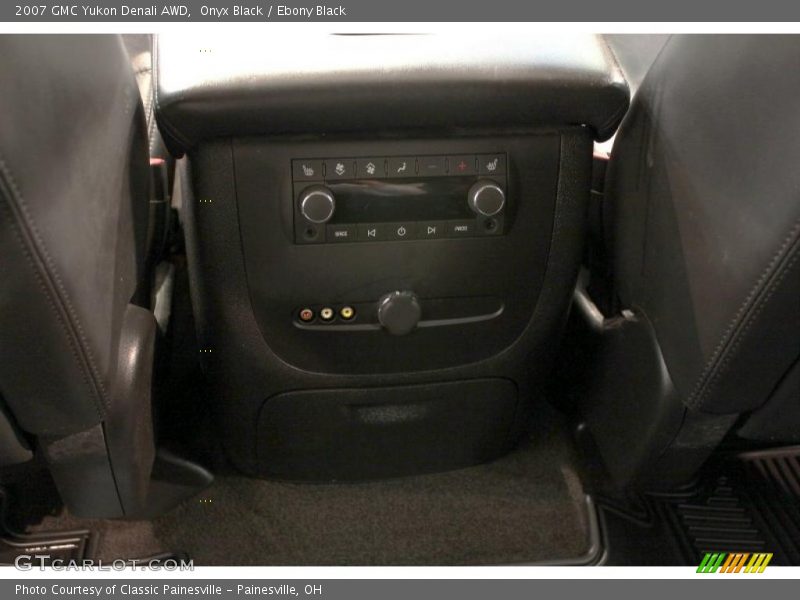 Onyx Black / Ebony Black 2007 GMC Yukon Denali AWD