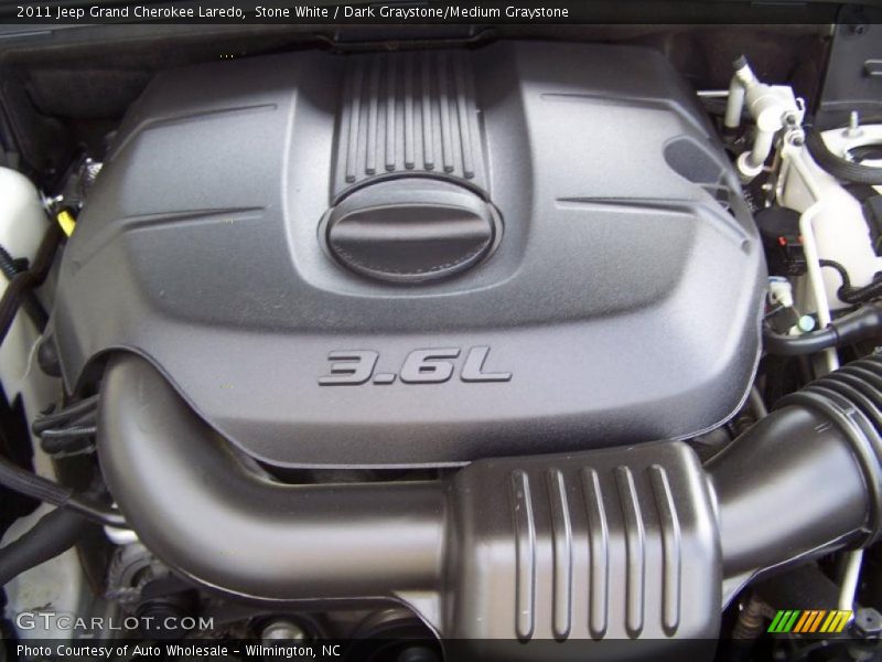 Stone White / Dark Graystone/Medium Graystone 2011 Jeep Grand Cherokee Laredo