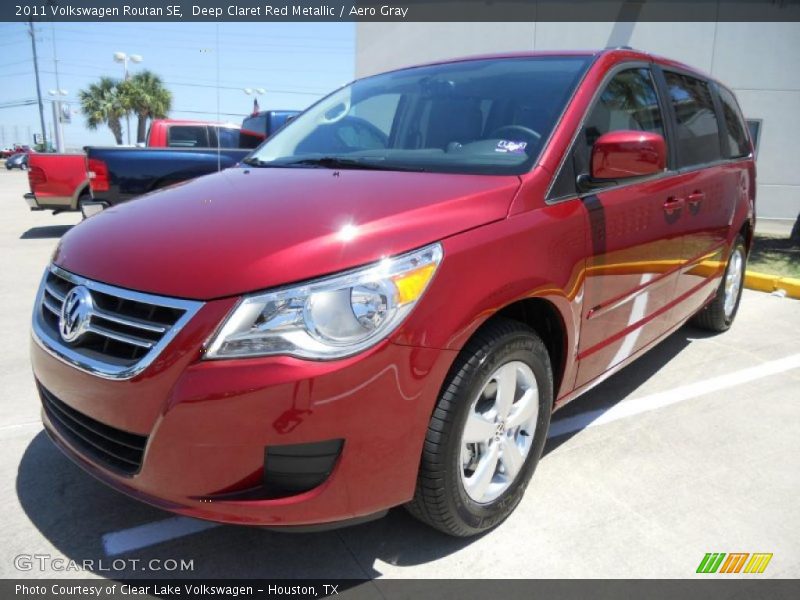 Deep Claret Red Metallic / Aero Gray 2011 Volkswagen Routan SE