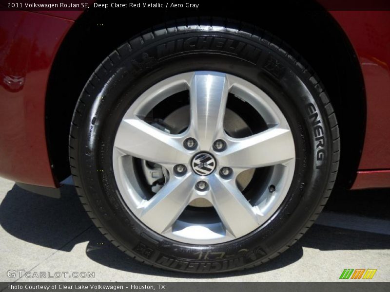 Deep Claret Red Metallic / Aero Gray 2011 Volkswagen Routan SE