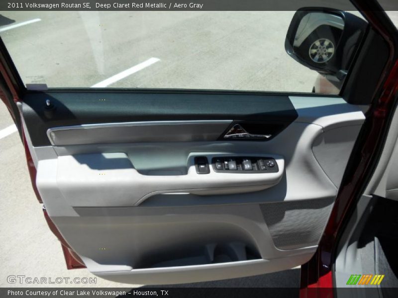 Deep Claret Red Metallic / Aero Gray 2011 Volkswagen Routan SE
