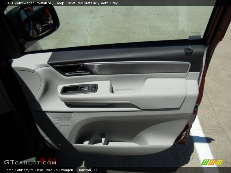 Deep Claret Red Metallic / Aero Gray 2011 Volkswagen Routan SE