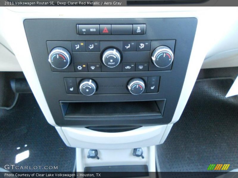 Deep Claret Red Metallic / Aero Gray 2011 Volkswagen Routan SE