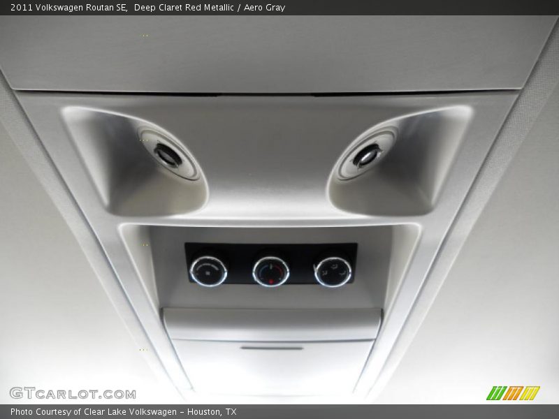Deep Claret Red Metallic / Aero Gray 2011 Volkswagen Routan SE