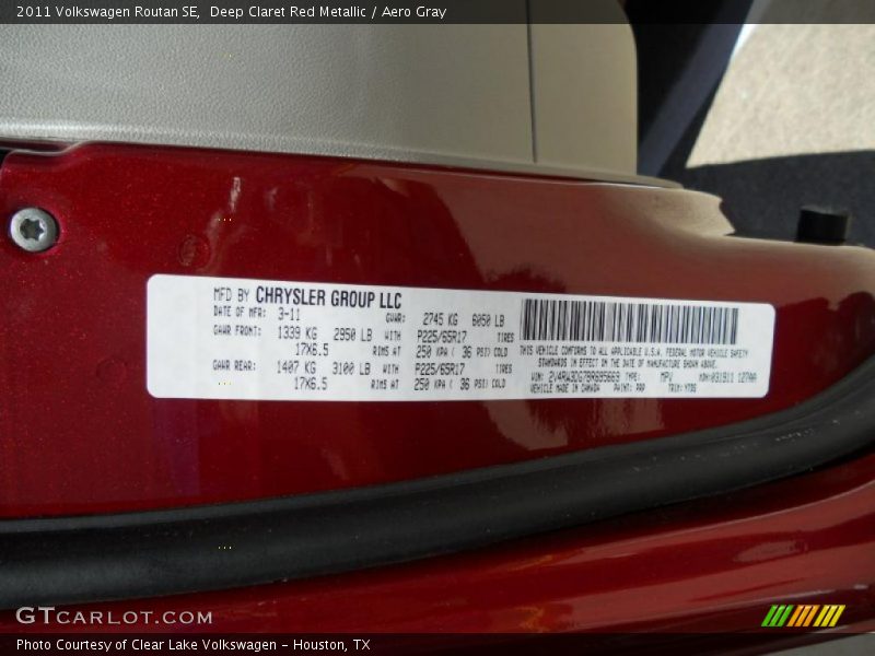 Deep Claret Red Metallic / Aero Gray 2011 Volkswagen Routan SE