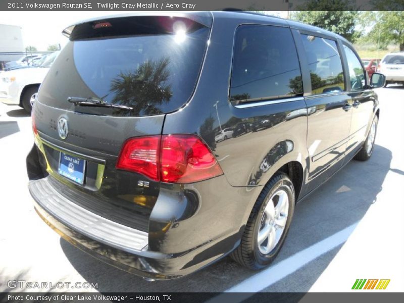 Twilight Gray Metallic / Aero Gray 2011 Volkswagen Routan SE