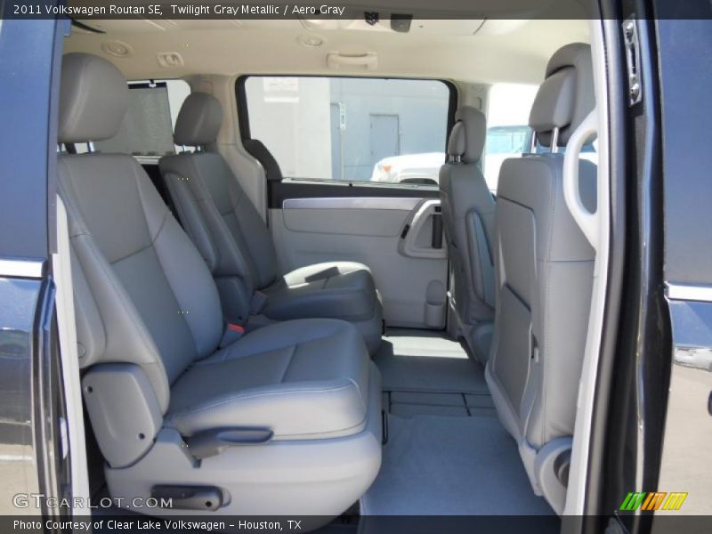 Twilight Gray Metallic / Aero Gray 2011 Volkswagen Routan SE