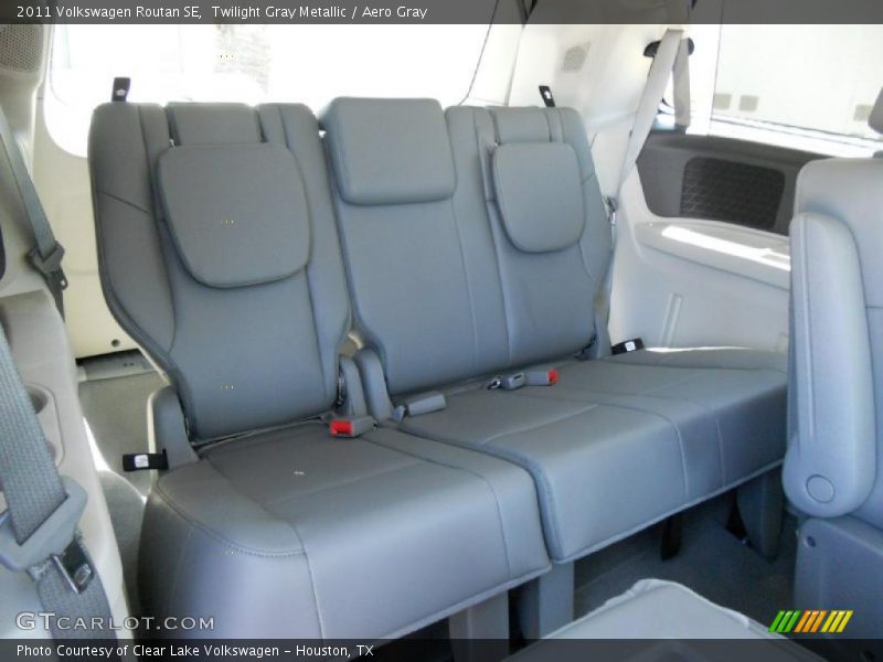 Twilight Gray Metallic / Aero Gray 2011 Volkswagen Routan SE