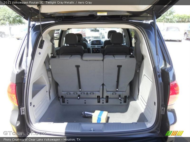 Twilight Gray Metallic / Aero Gray 2011 Volkswagen Routan SE
