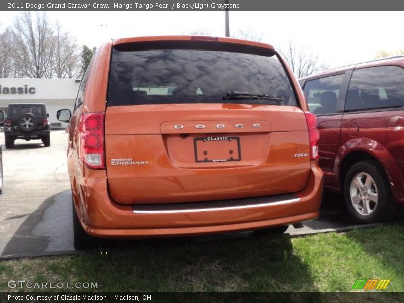 Mango Tango Pearl / Black/Light Graystone 2011 Dodge Grand Caravan Crew