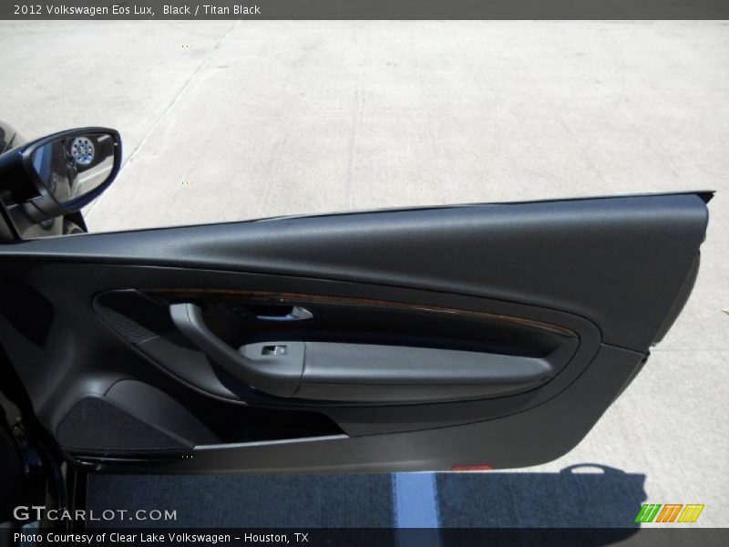 Black / Titan Black 2012 Volkswagen Eos Lux