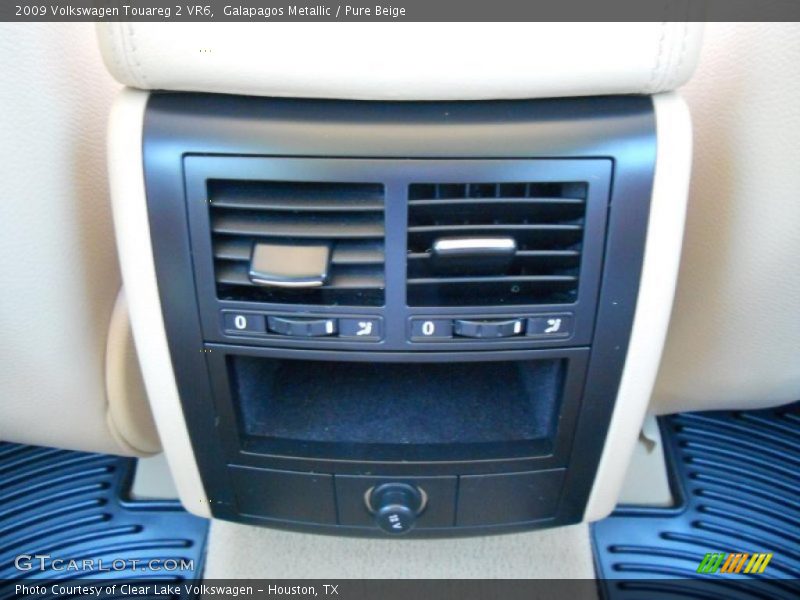 Galapagos Metallic / Pure Beige 2009 Volkswagen Touareg 2 VR6