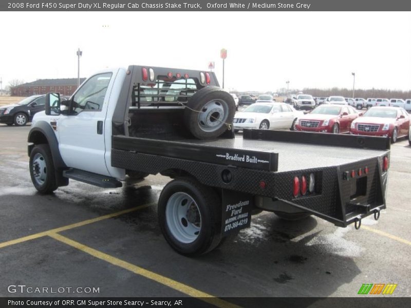 Oxford White / Medium Stone Grey 2008 Ford F450 Super Duty XL Regular Cab Chassis Stake Truck