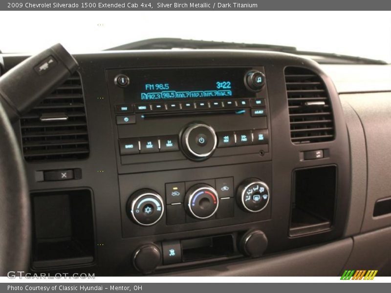 Controls of 2009 Silverado 1500 Extended Cab 4x4