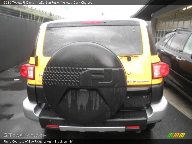 Sun Fusion Yellow / Dark Charcoal 2010 Toyota FJ Cruiser 4WD