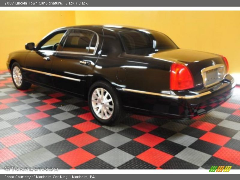 Black / Black 2007 Lincoln Town Car Signature