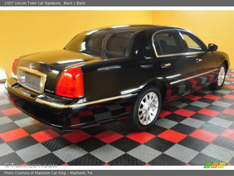 Black / Black 2007 Lincoln Town Car Signature