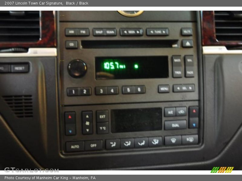 Black / Black 2007 Lincoln Town Car Signature