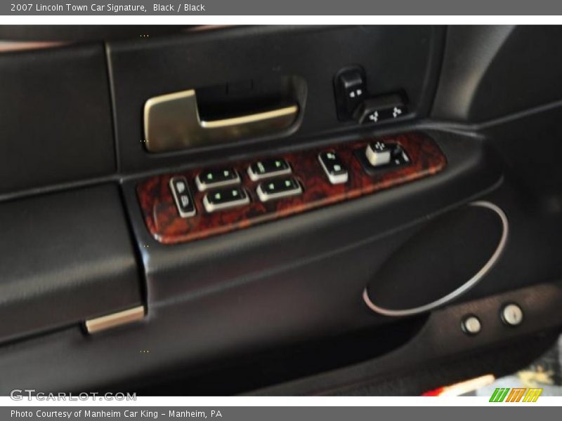 Black / Black 2007 Lincoln Town Car Signature