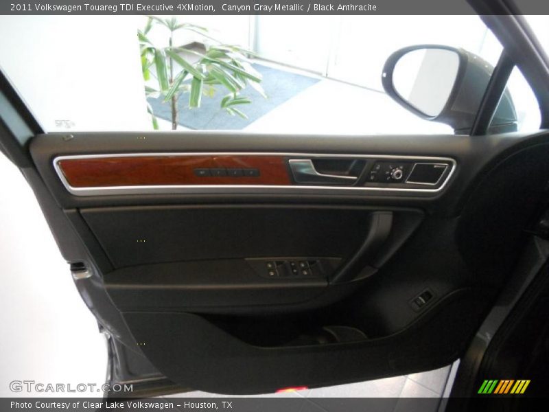 Canyon Gray Metallic / Black Anthracite 2011 Volkswagen Touareg TDI Executive 4XMotion