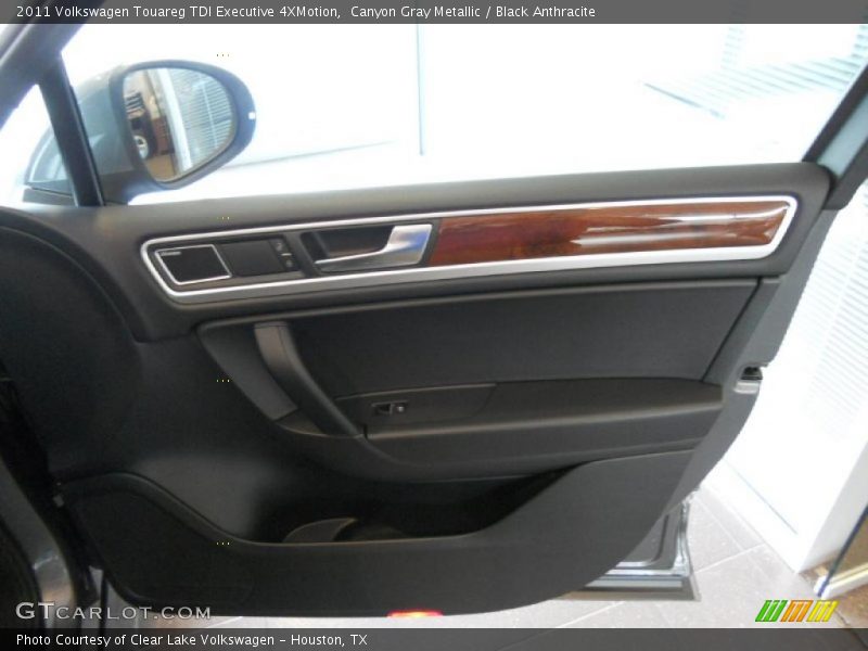 Canyon Gray Metallic / Black Anthracite 2011 Volkswagen Touareg TDI Executive 4XMotion
