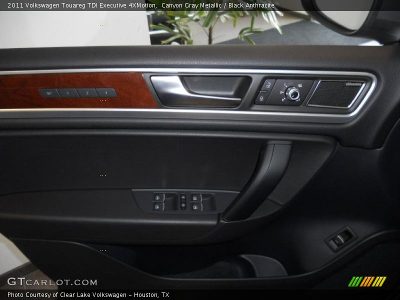 Canyon Gray Metallic / Black Anthracite 2011 Volkswagen Touareg TDI Executive 4XMotion