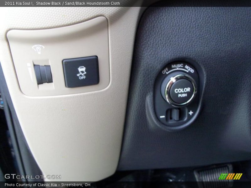 Shadow Black / Sand/Black Houndstooth Cloth 2011 Kia Soul !