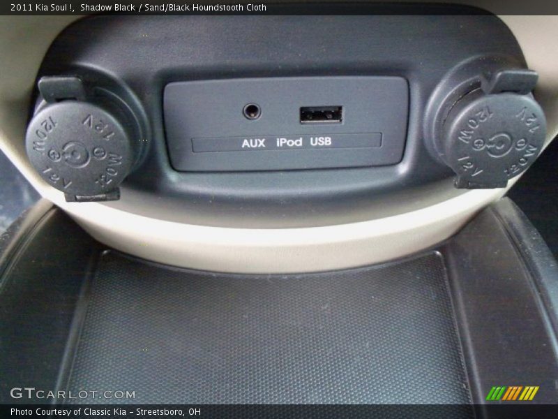 Shadow Black / Sand/Black Houndstooth Cloth 2011 Kia Soul !