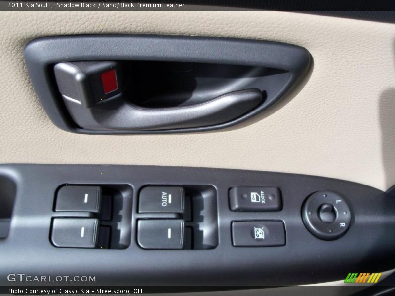 Shadow Black / Sand/Black Premium Leather 2011 Kia Soul !