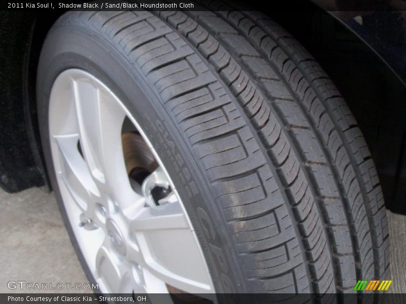 Shadow Black / Sand/Black Houndstooth Cloth 2011 Kia Soul !