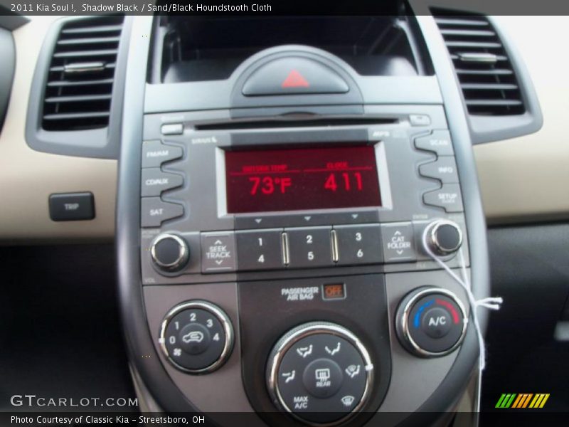 Shadow Black / Sand/Black Houndstooth Cloth 2011 Kia Soul !
