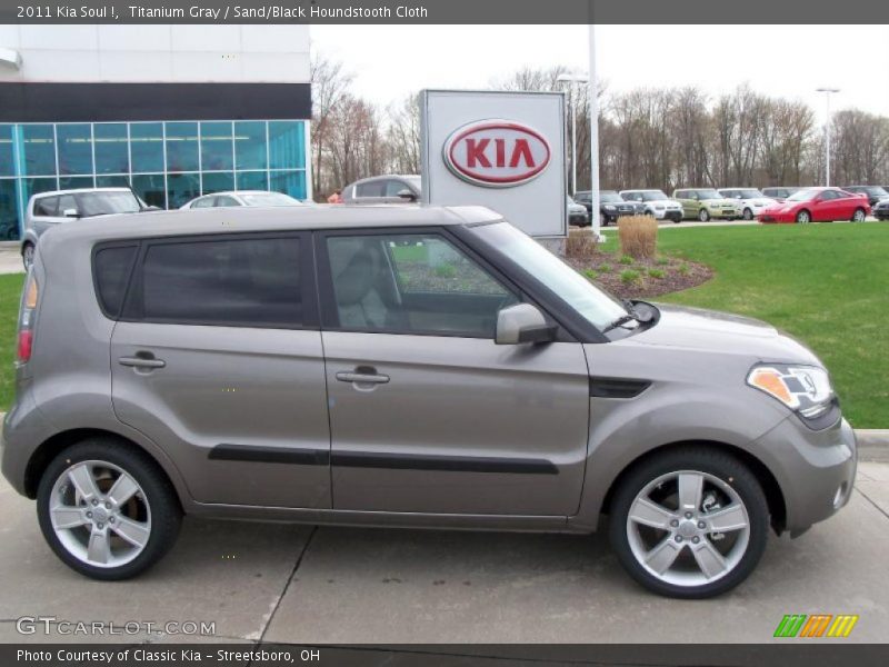 Titanium Gray / Sand/Black Houndstooth Cloth 2011 Kia Soul !