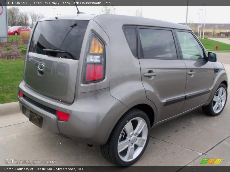 Titanium Gray / Sand/Black Houndstooth Cloth 2011 Kia Soul !