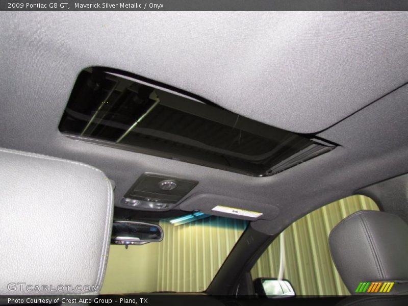 Sunroof of 2009 G8 GT