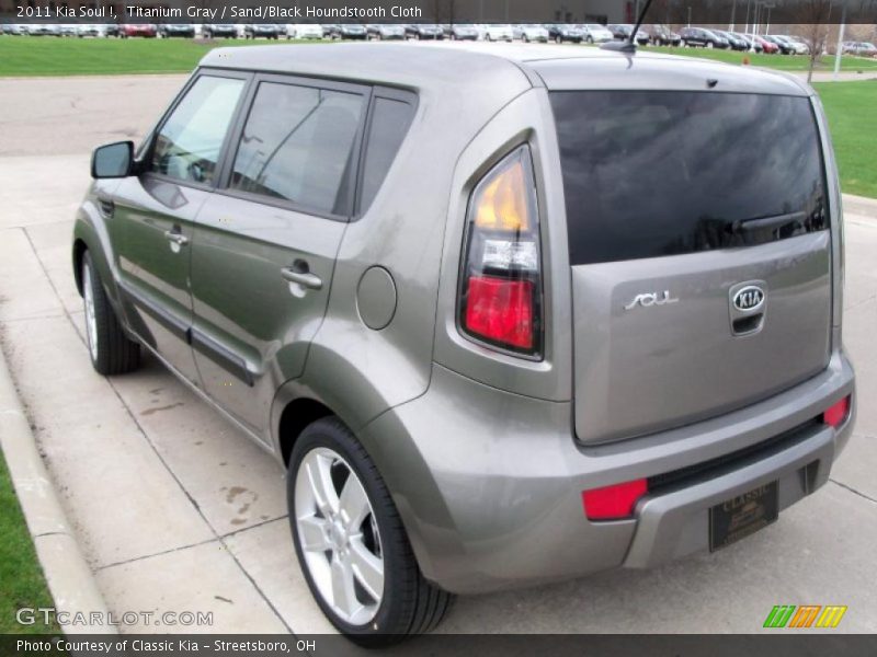 Titanium Gray / Sand/Black Houndstooth Cloth 2011 Kia Soul !