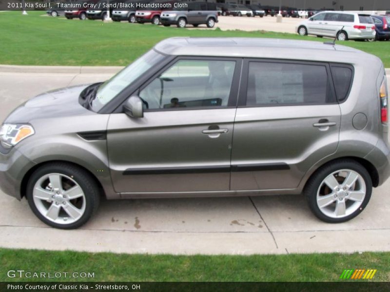Titanium Gray / Sand/Black Houndstooth Cloth 2011 Kia Soul !