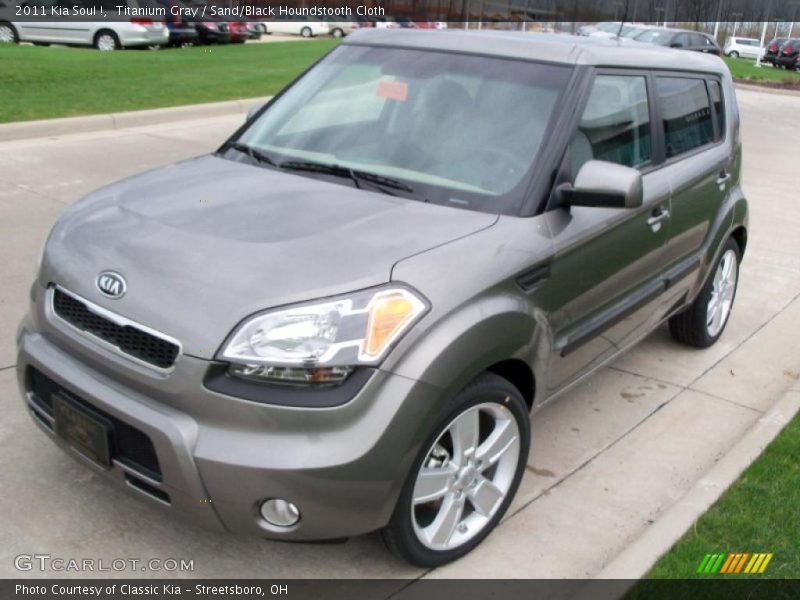Titanium Gray / Sand/Black Houndstooth Cloth 2011 Kia Soul !