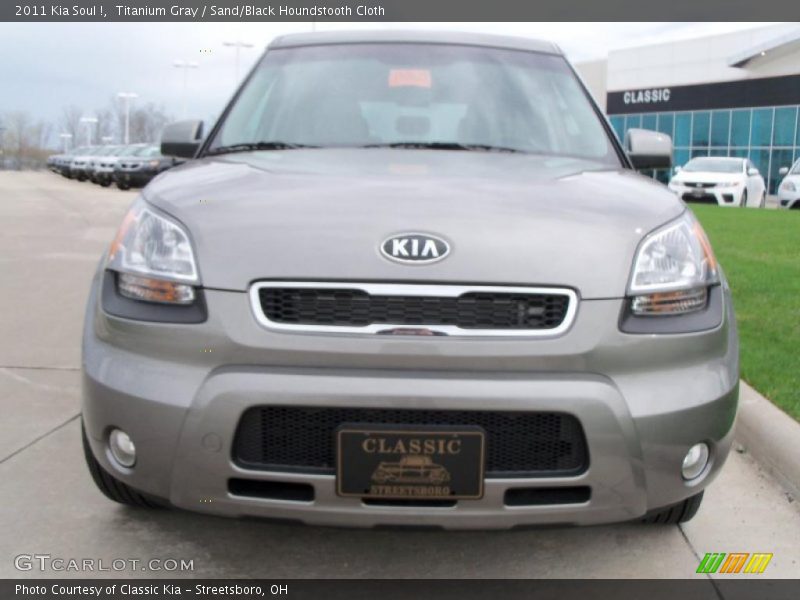 Titanium Gray / Sand/Black Houndstooth Cloth 2011 Kia Soul !