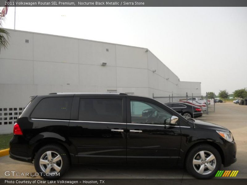 Nocturne Black Metallic / Sierra Stone 2011 Volkswagen Routan SEL Premium
