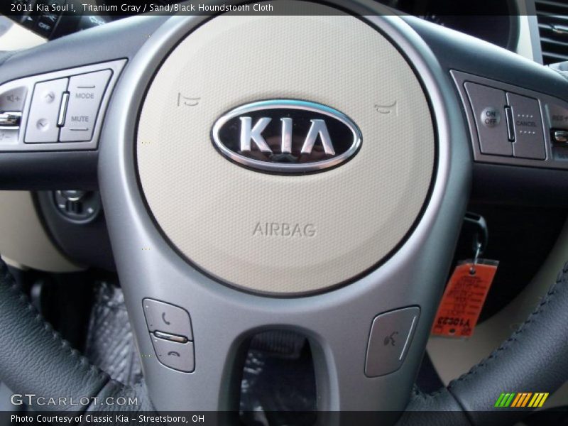 Titanium Gray / Sand/Black Houndstooth Cloth 2011 Kia Soul !