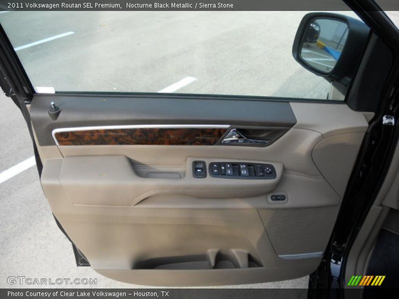 Nocturne Black Metallic / Sierra Stone 2011 Volkswagen Routan SEL Premium