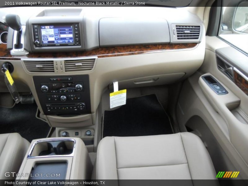Nocturne Black Metallic / Sierra Stone 2011 Volkswagen Routan SEL Premium