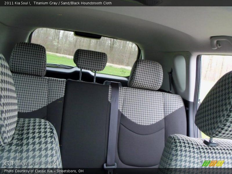 Titanium Gray / Sand/Black Houndstooth Cloth 2011 Kia Soul !