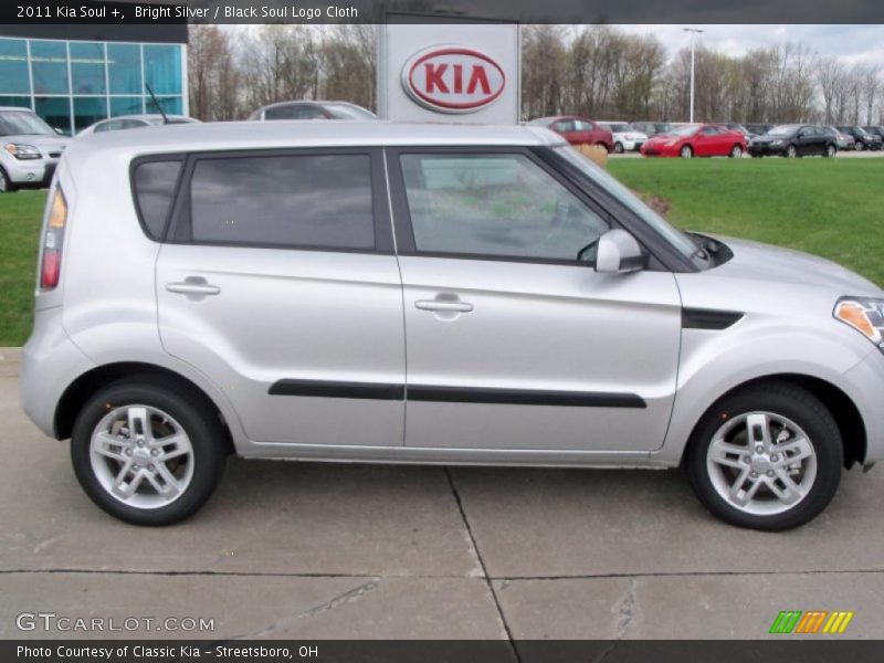 Bright Silver / Black Soul Logo Cloth 2011 Kia Soul +