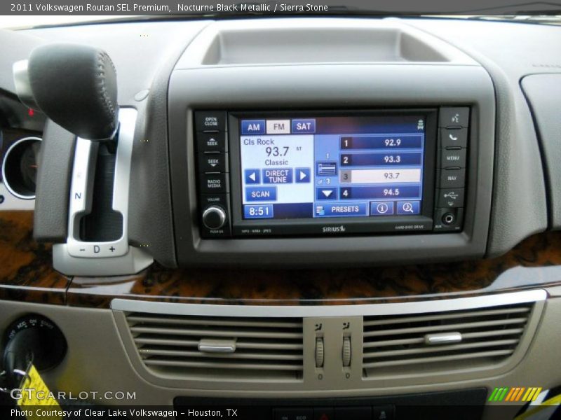 Nocturne Black Metallic / Sierra Stone 2011 Volkswagen Routan SEL Premium