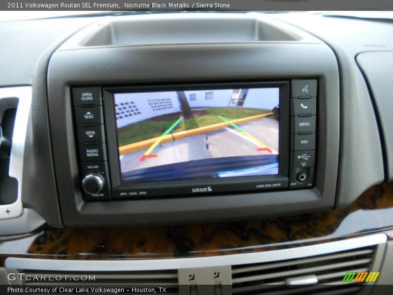 Nocturne Black Metallic / Sierra Stone 2011 Volkswagen Routan SEL Premium