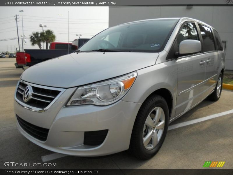 Mercury Silver Metallic / Aero Gray 2011 Volkswagen Routan SEL