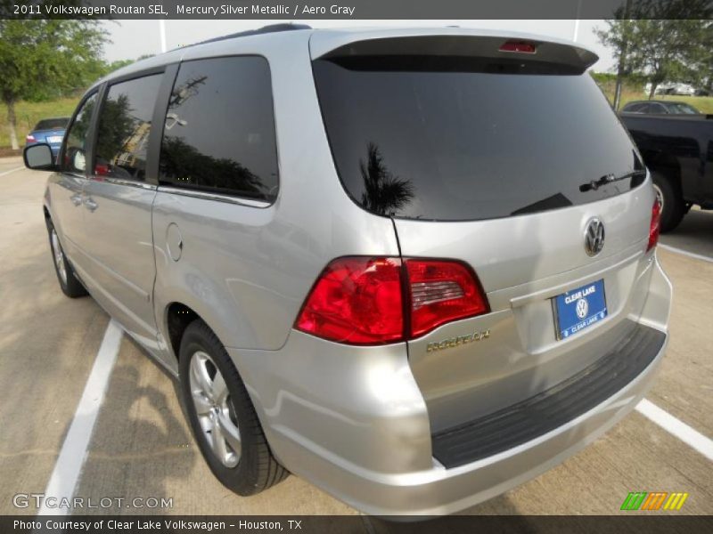 Mercury Silver Metallic / Aero Gray 2011 Volkswagen Routan SEL